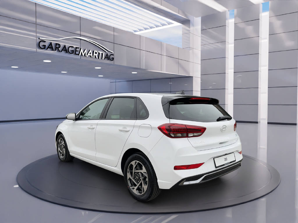 HYUNDAI i30 1.5 T-GDi Amplia-image-3