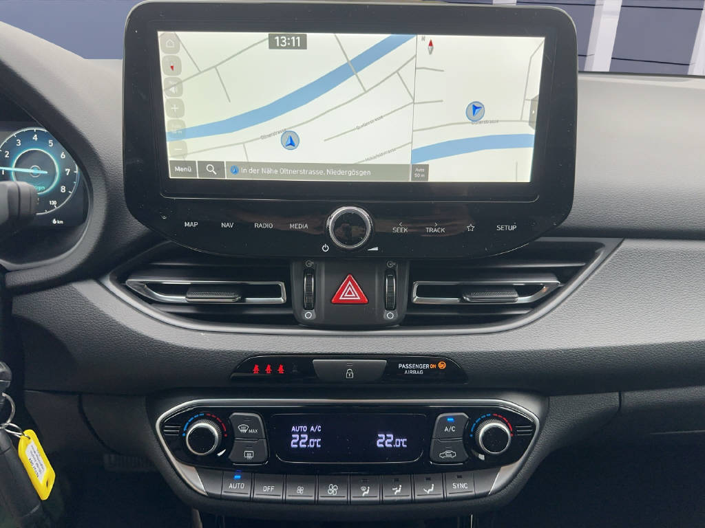 HYUNDAI i30 1.5 T-GDi Amplia-image-7