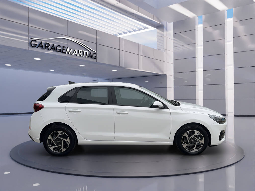 HYUNDAI i30 1.5 T-GDi Amplia-image-2