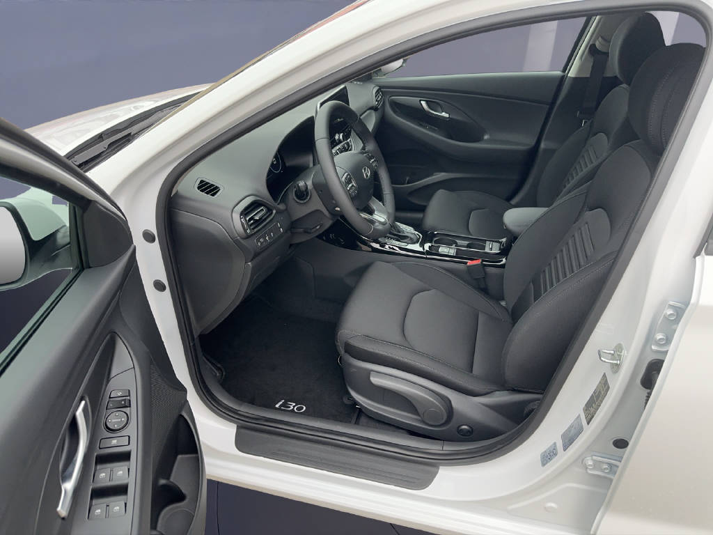HYUNDAI i30 1.5 T-GDi Amplia-image-5