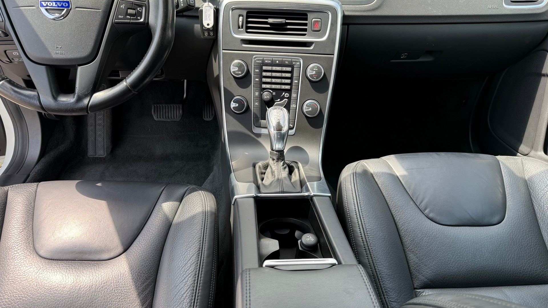 VOLVO V60 T4 Kinetic Powershift-image-5