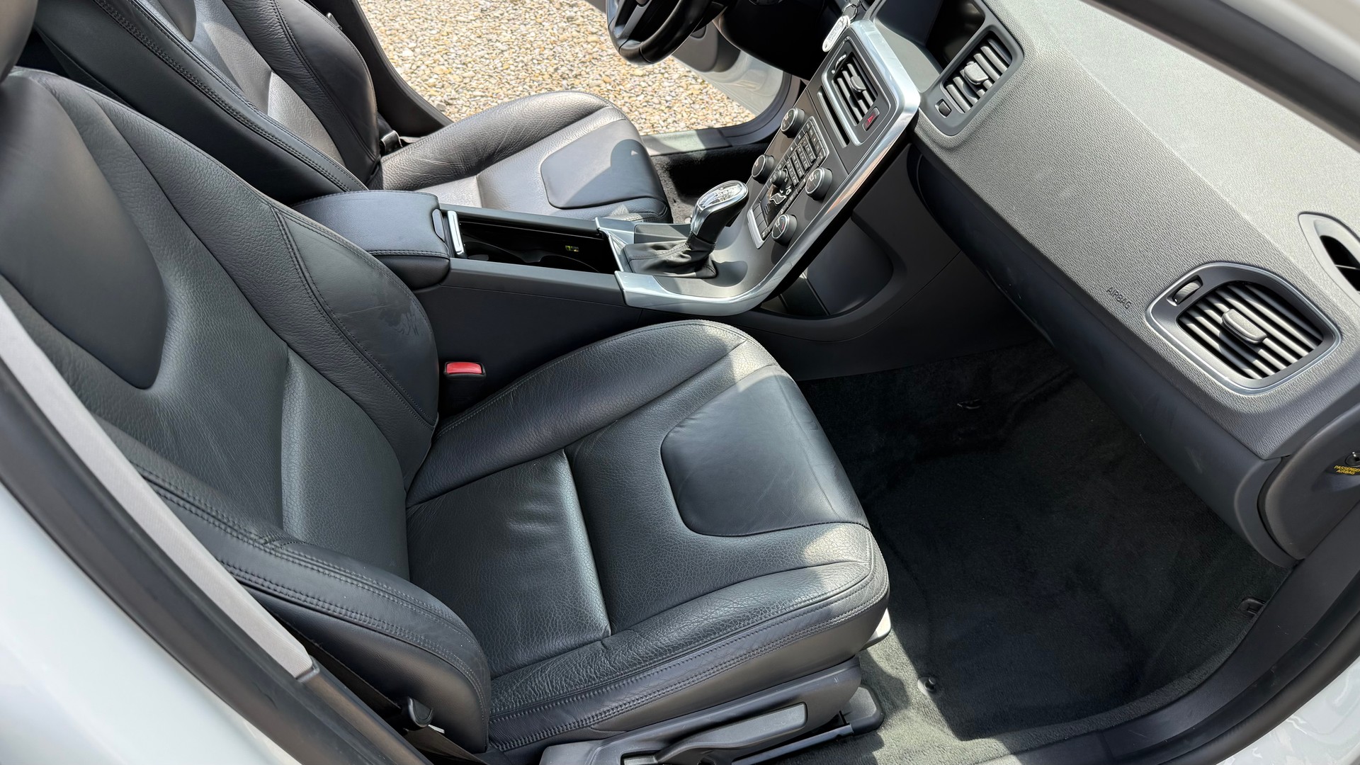 VOLVO V60 T4 Kinetic Powershift-image-8