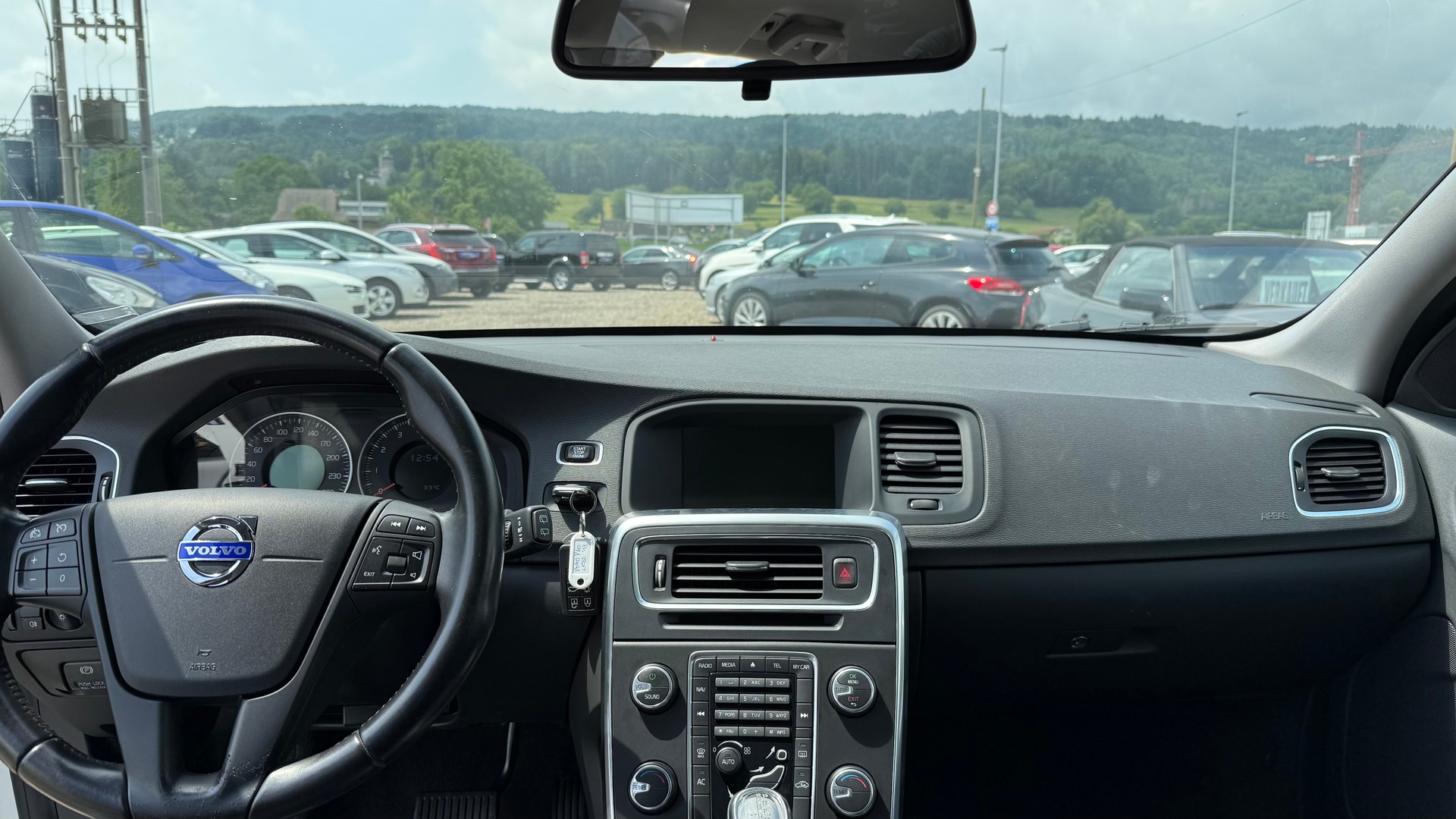 VOLVO V60 T4 Kinetic Powershift-image-4