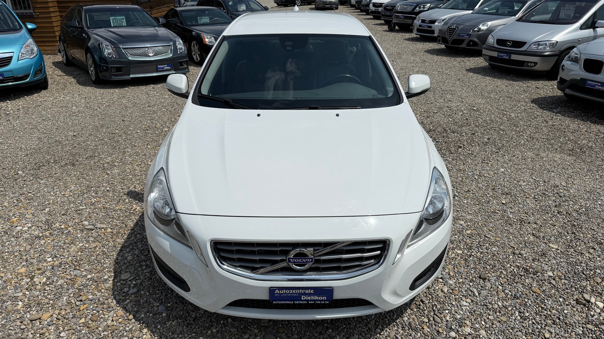 VOLVO V60 T4 Kinetic Powershift-image-13