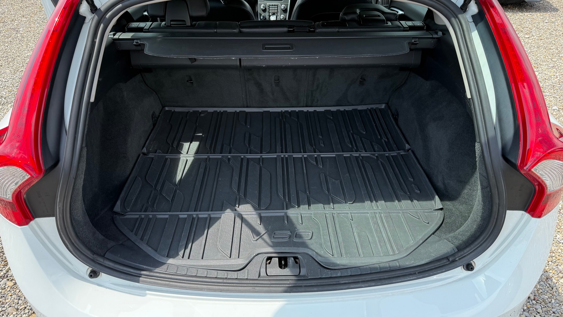 VOLVO V60 T4 Kinetic Powershift-image-23