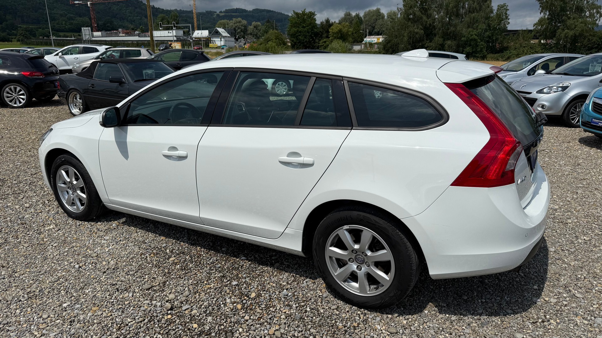 VOLVO V60 T4 Kinetic Powershift-image-15