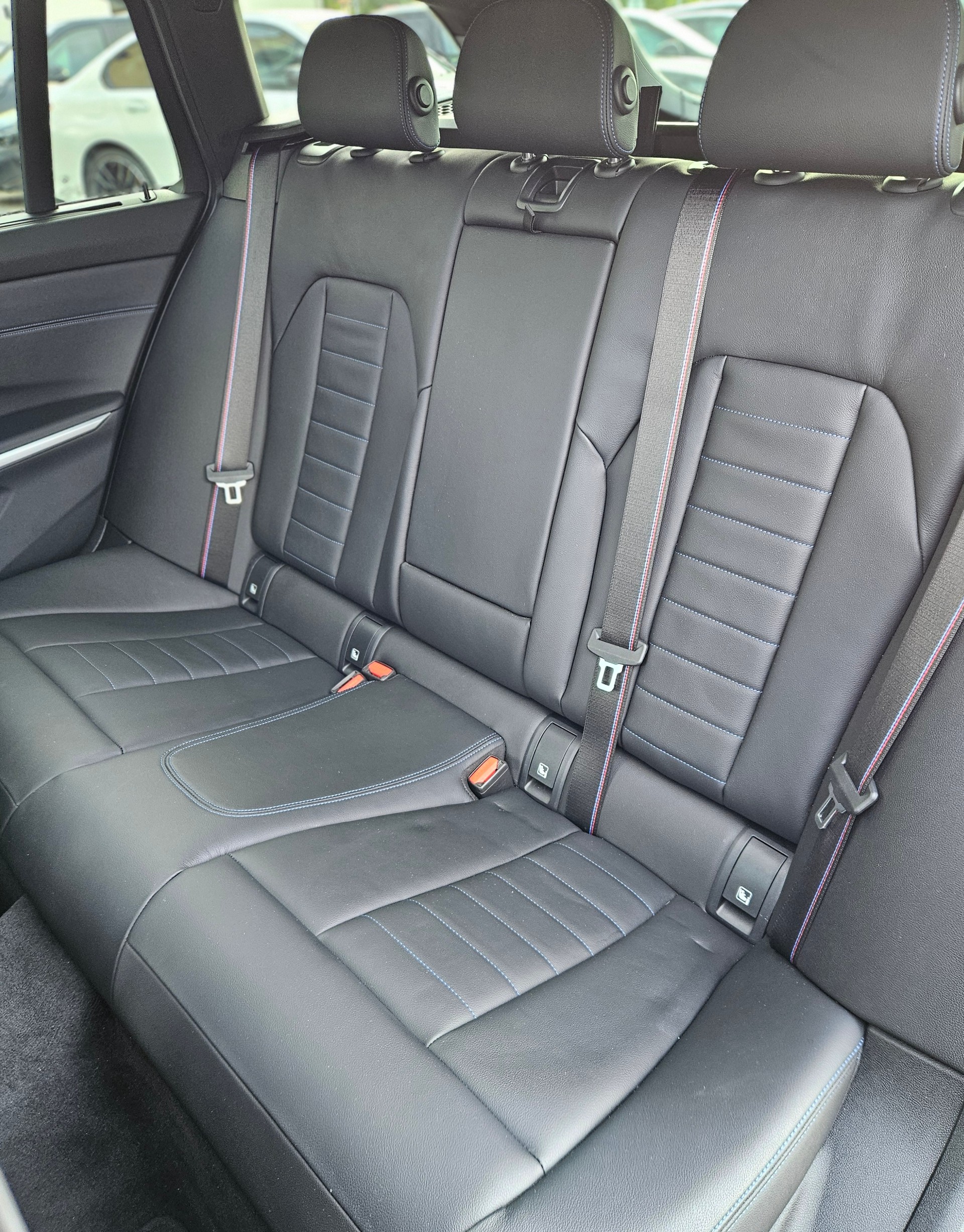 BMW 320d xDrive 48V Touring Steptronic M Sport Pro-image-10
