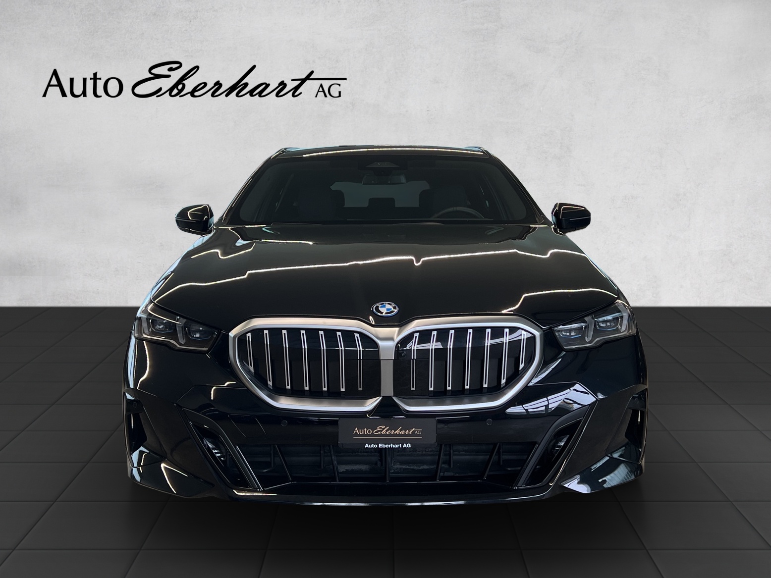 BMW 530e xDrive Touring M Sport Steptronic-image-1