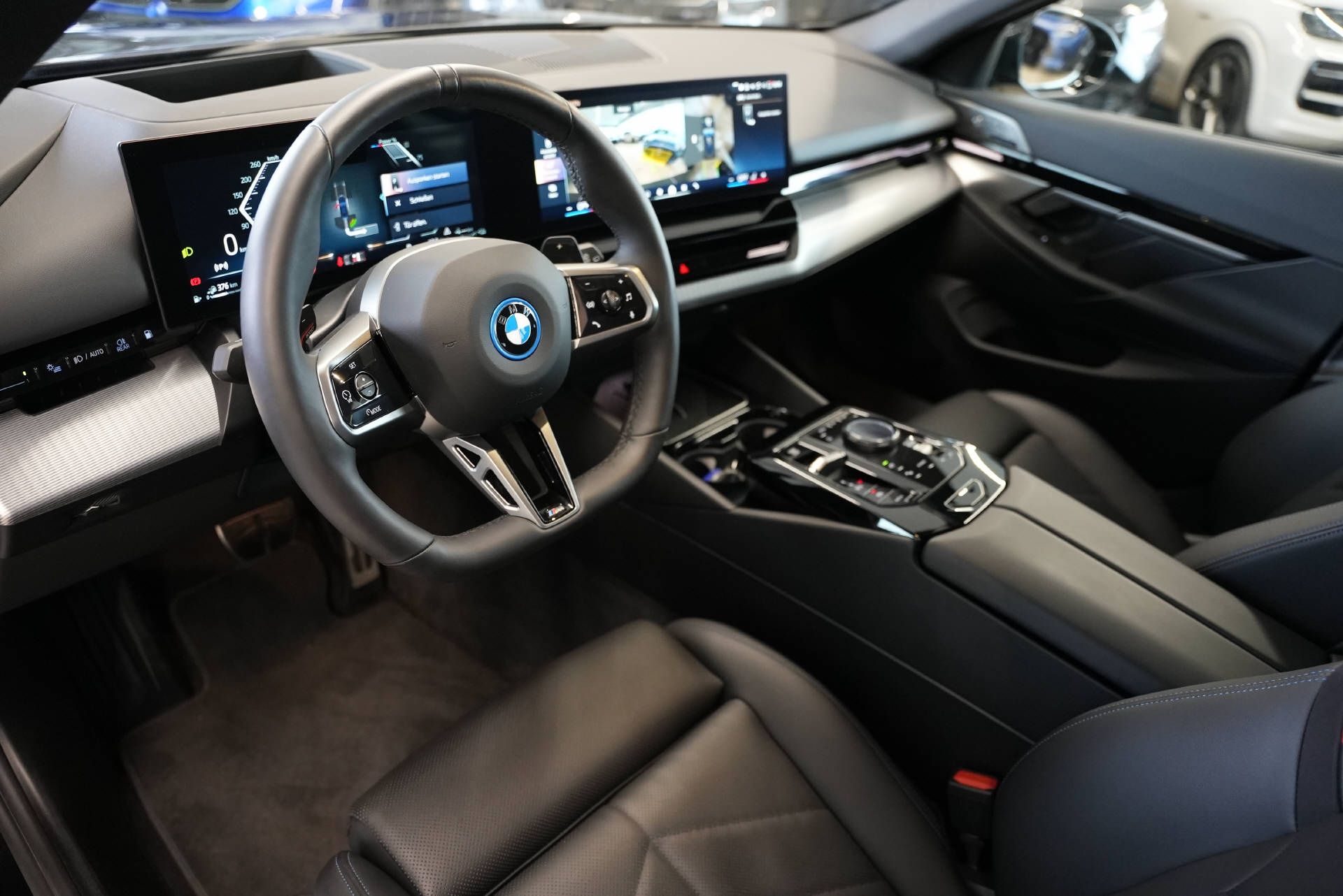 BMW 530e xDrive Touring M Sport Steptronic-image-6