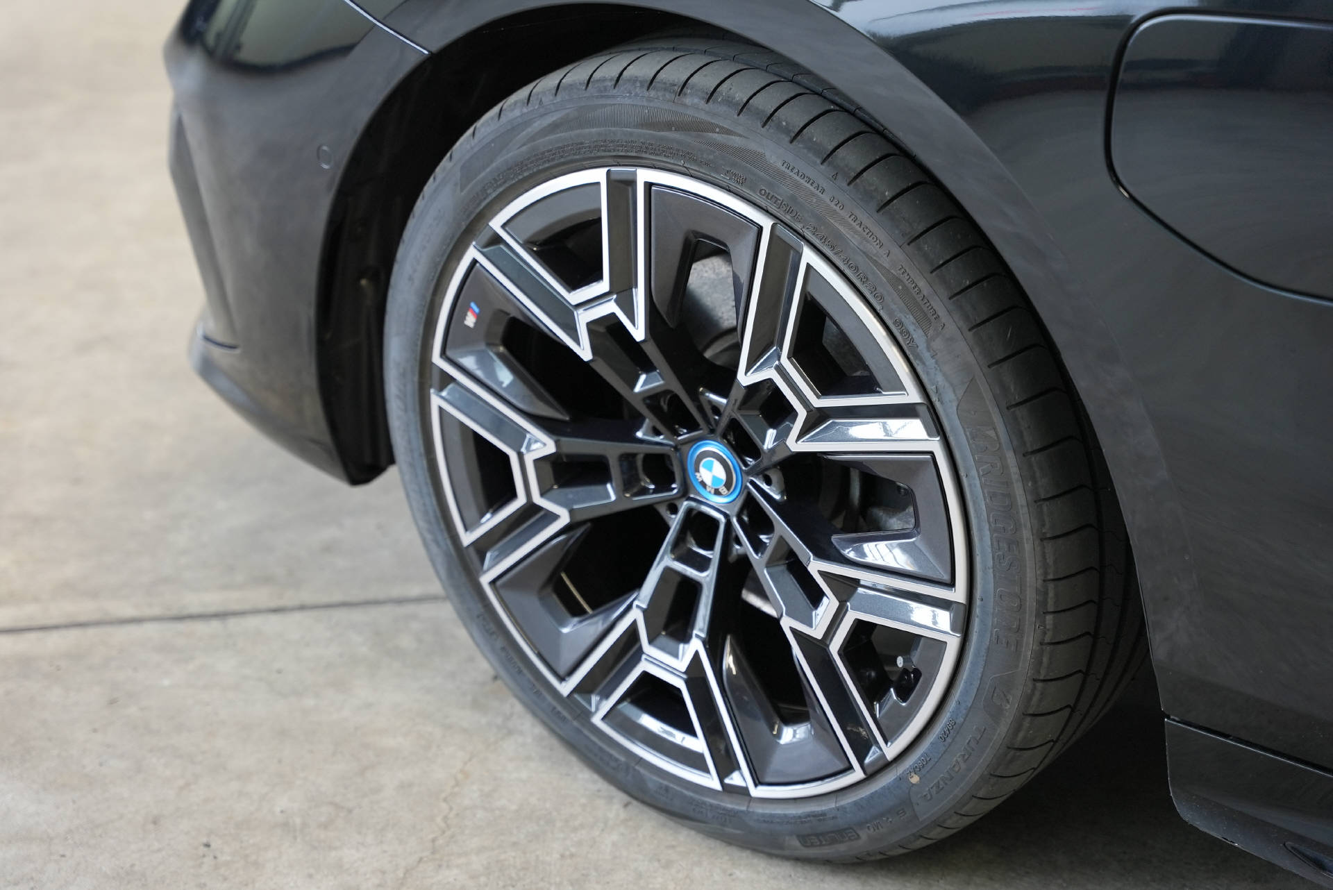 BMW 530e xDrive Touring M Sport Steptronic-image-5
