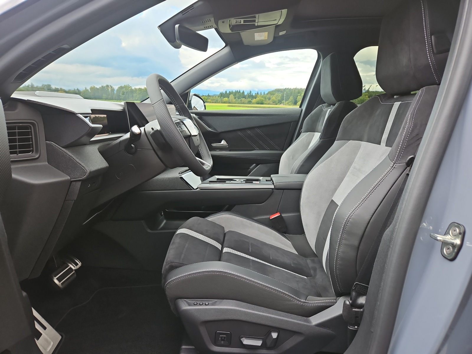 OPEL Grandland-e Ultimate AWD-image-6