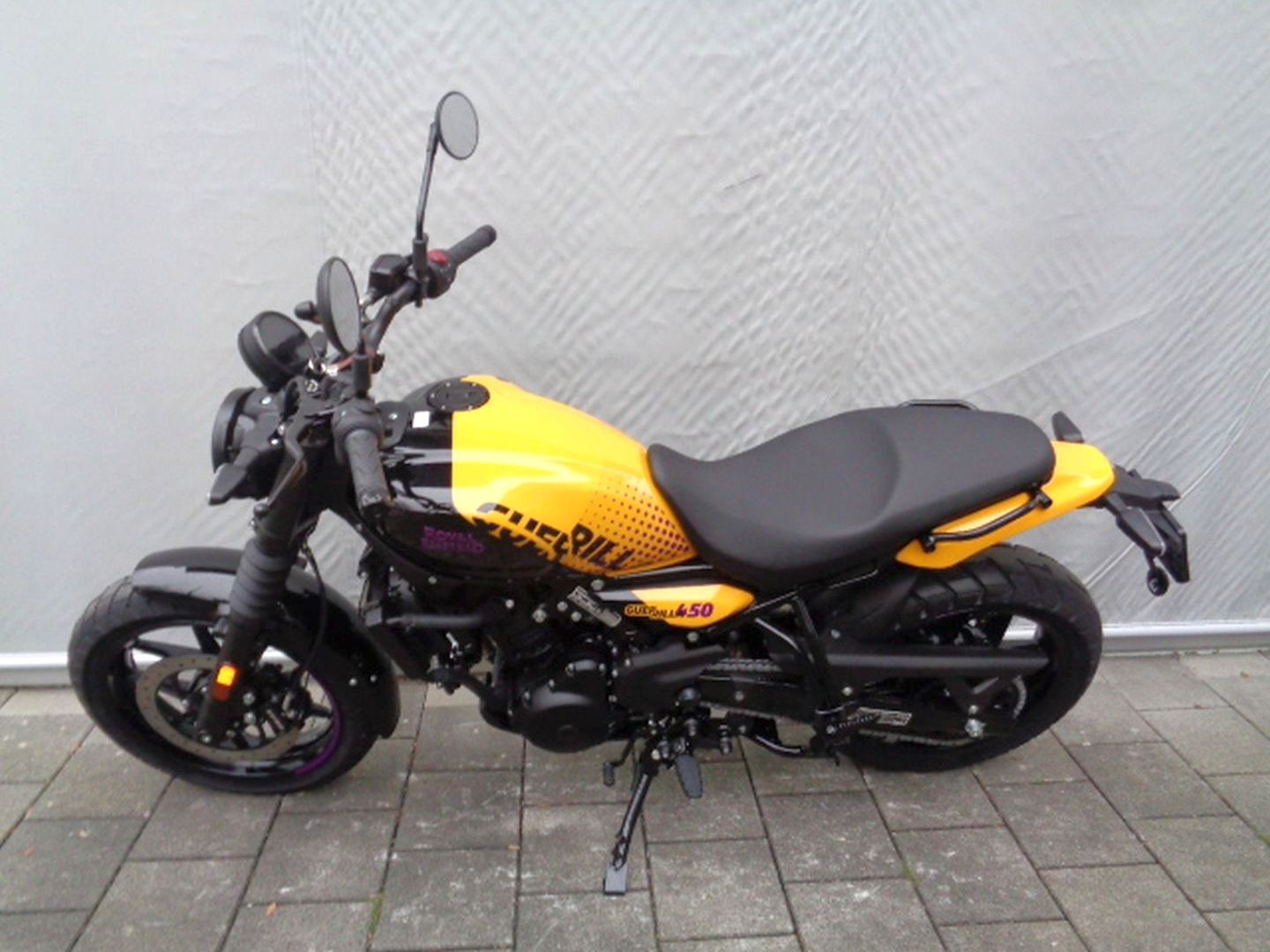 ROYAL ENFIELD GUERRILLA 452