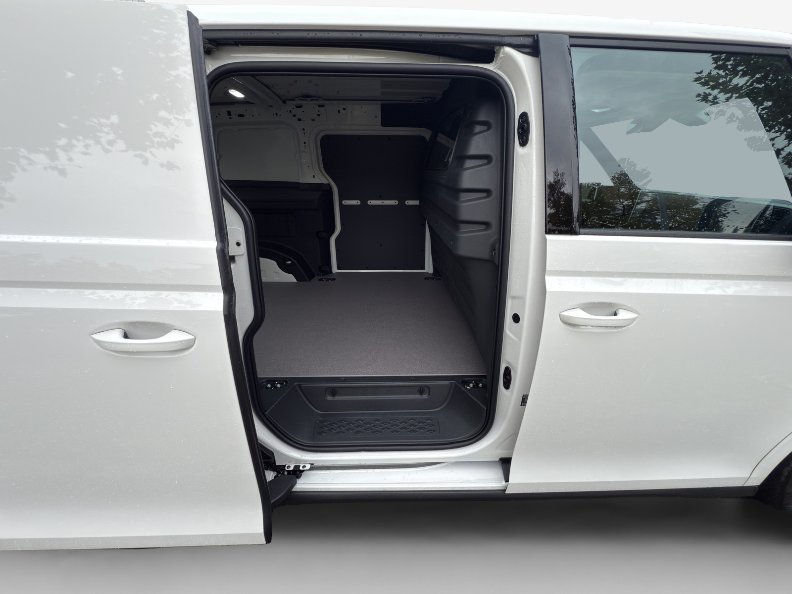VW ID. Buzz Cargo Pure-image-15