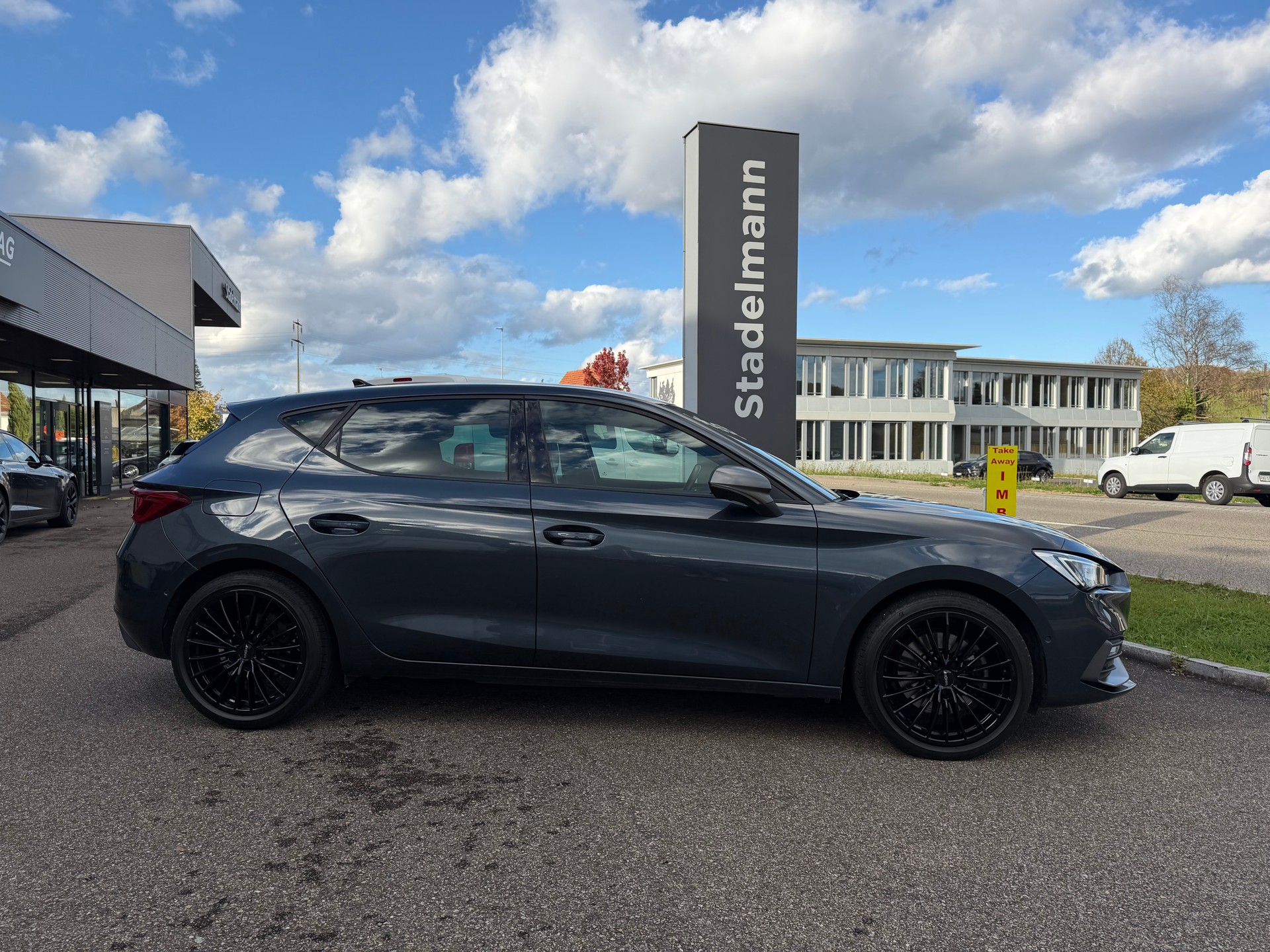 SEAT Leon 1.5 eTSI 150 FR DSG-showroom-element-2