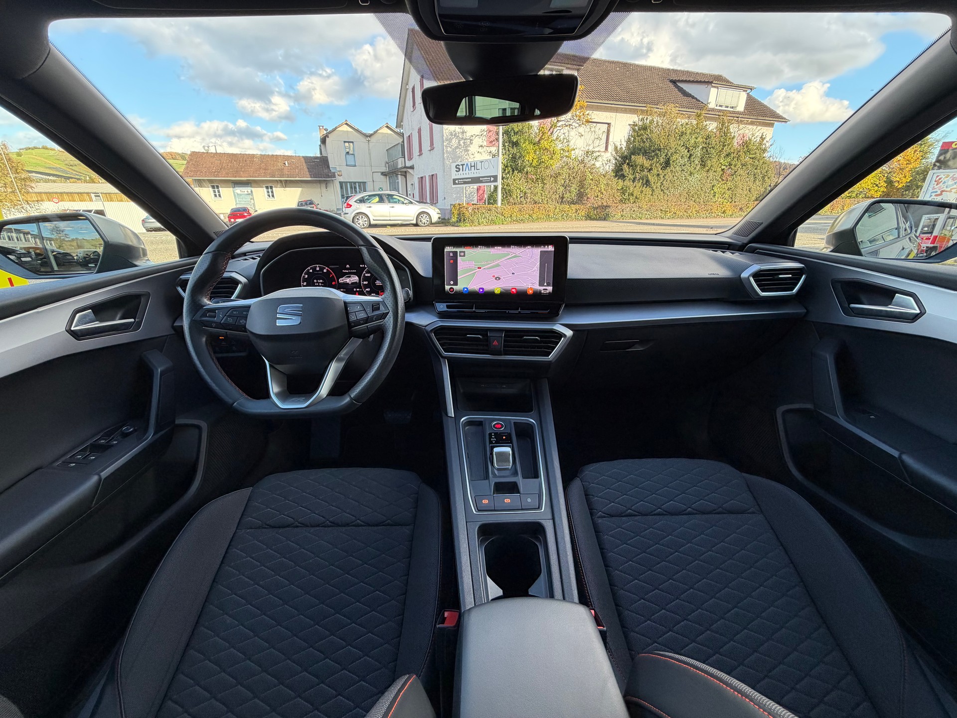 SEAT Leon 1.5 eTSI 150 FR DSG-image-22