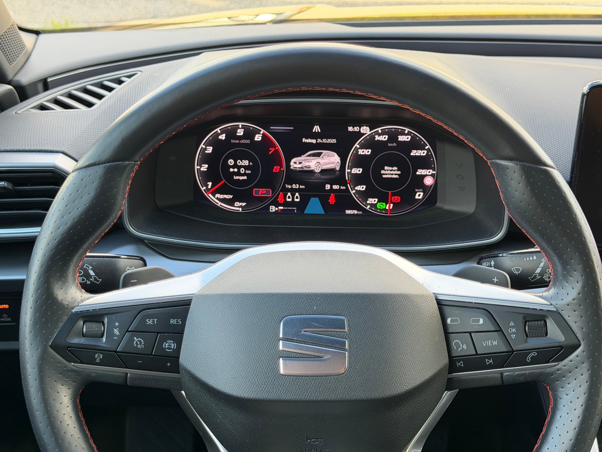 SEAT Leon 1.5 eTSI 150 FR DSG-image-14