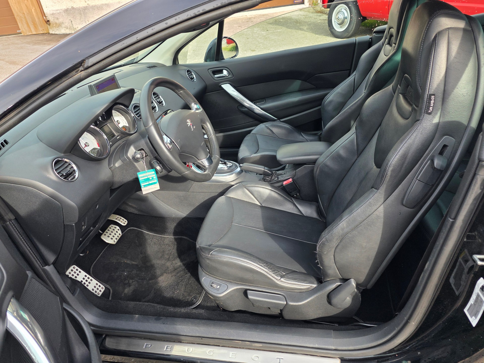 PEUGEOT 308 CC 1.6 16V Turbo Active Automatic-image-13