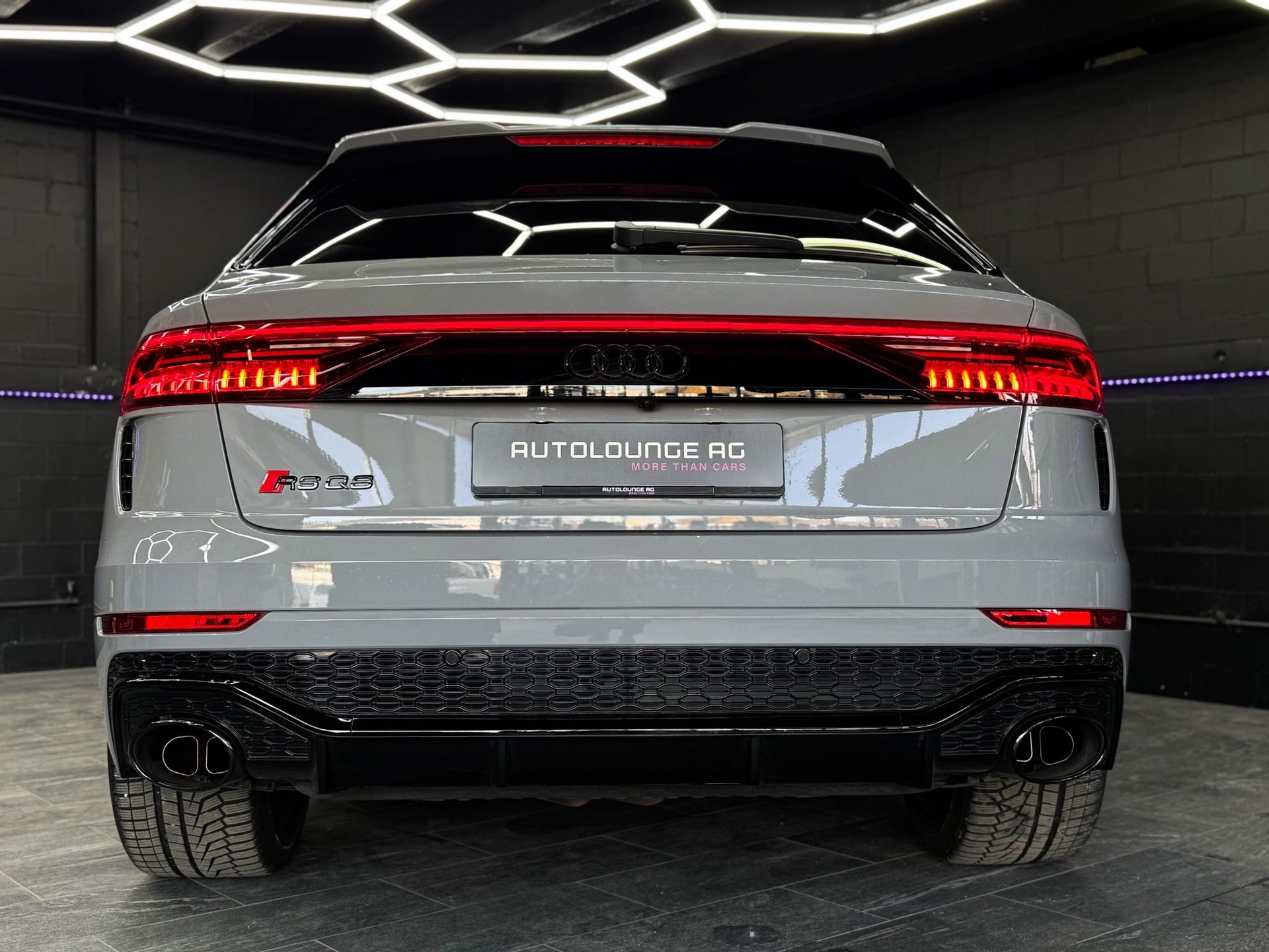 AUDI RSQ8 quattro tiptronic-image-5