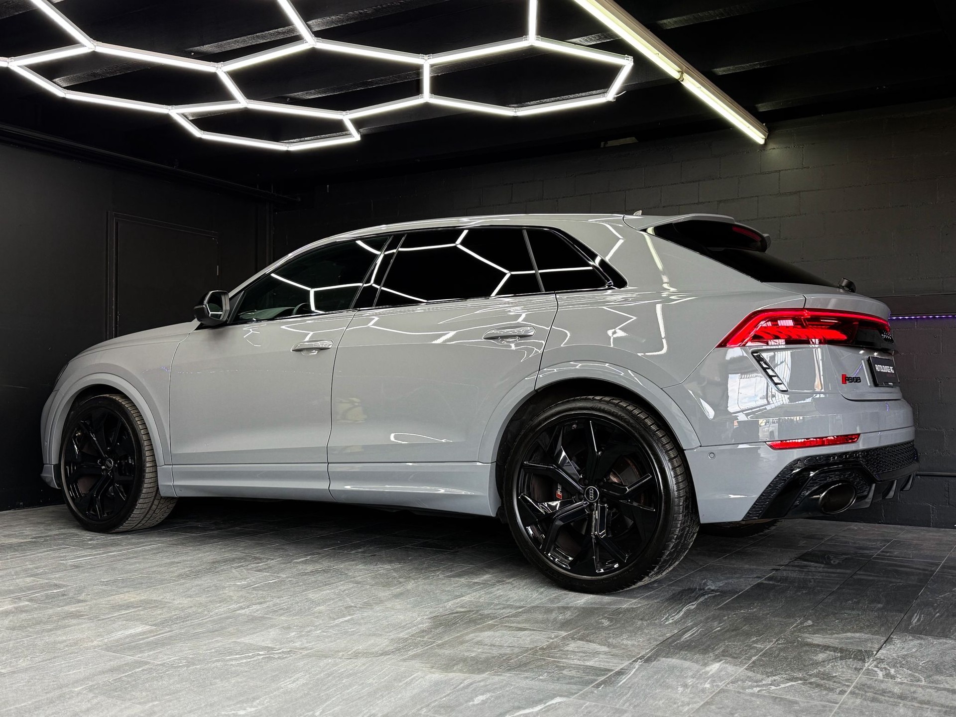 AUDI RSQ8 quattro tiptronic-image-3