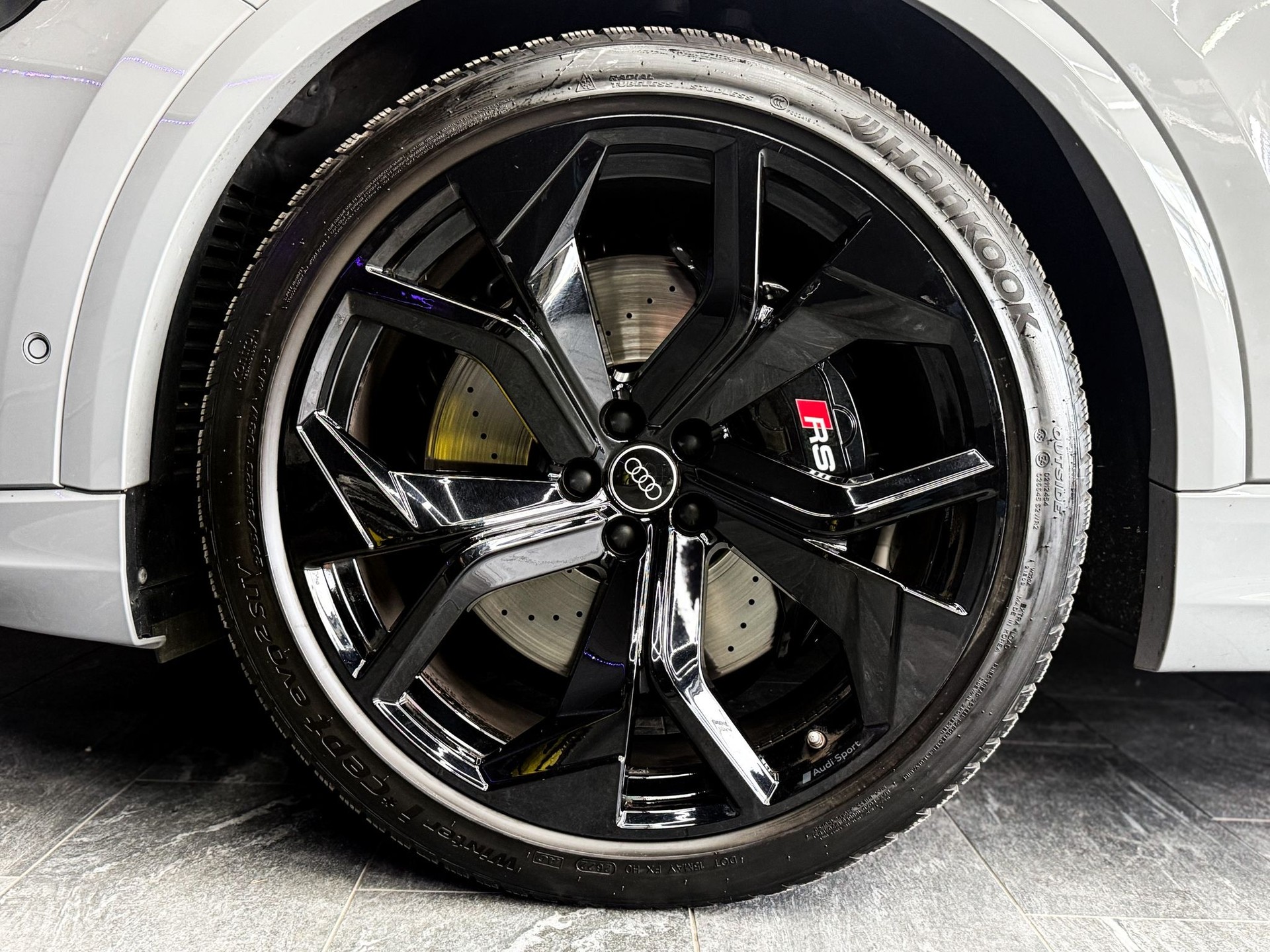 AUDI RSQ8 quattro tiptronic-image-18