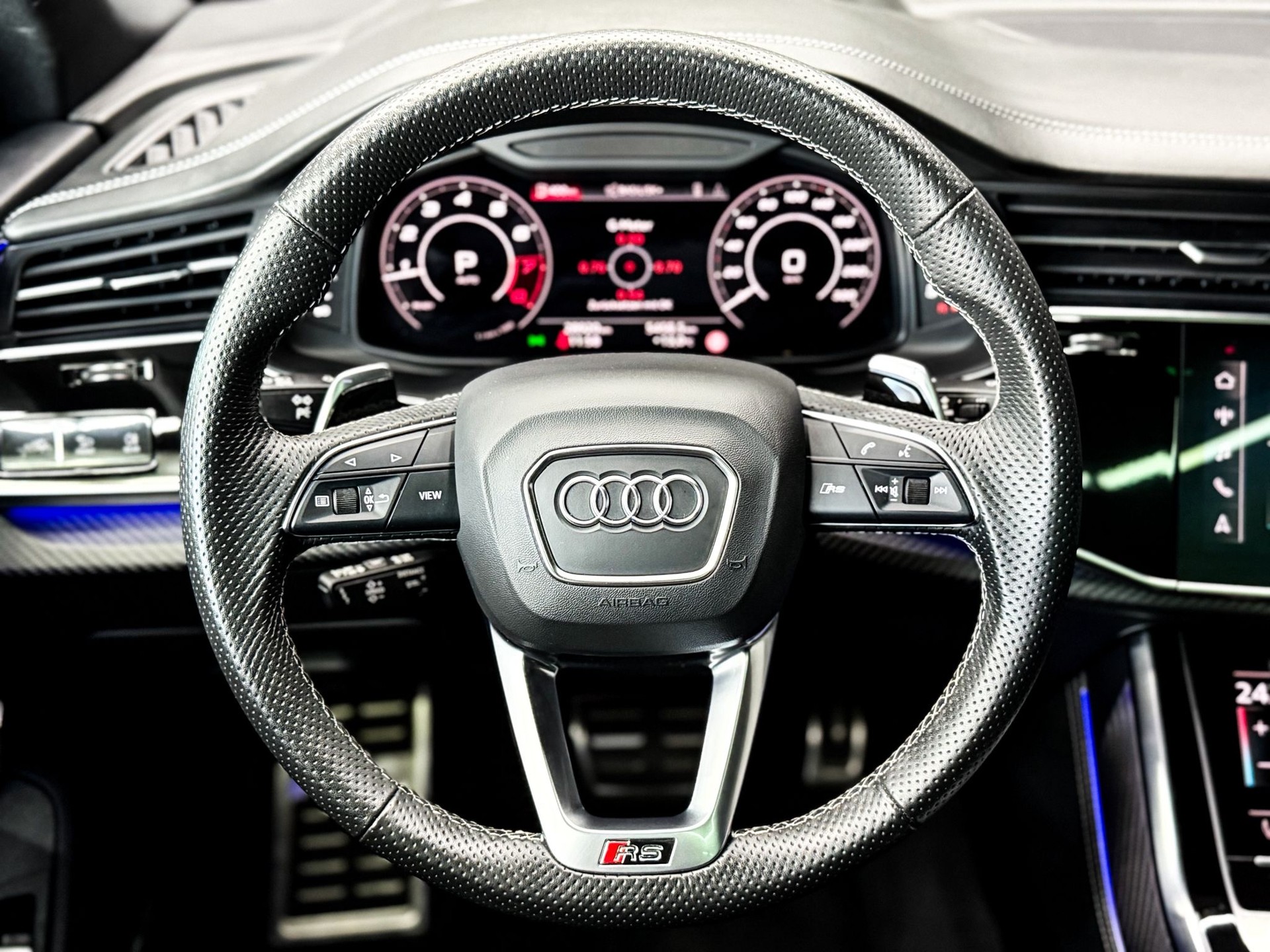 AUDI RSQ8 quattro tiptronic-image-9