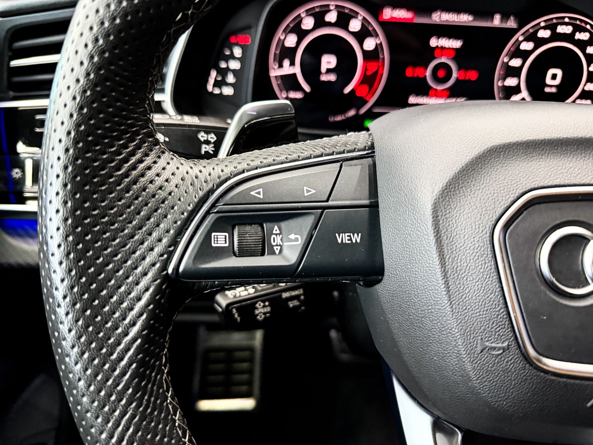 AUDI RSQ8 quattro tiptronic-image-10