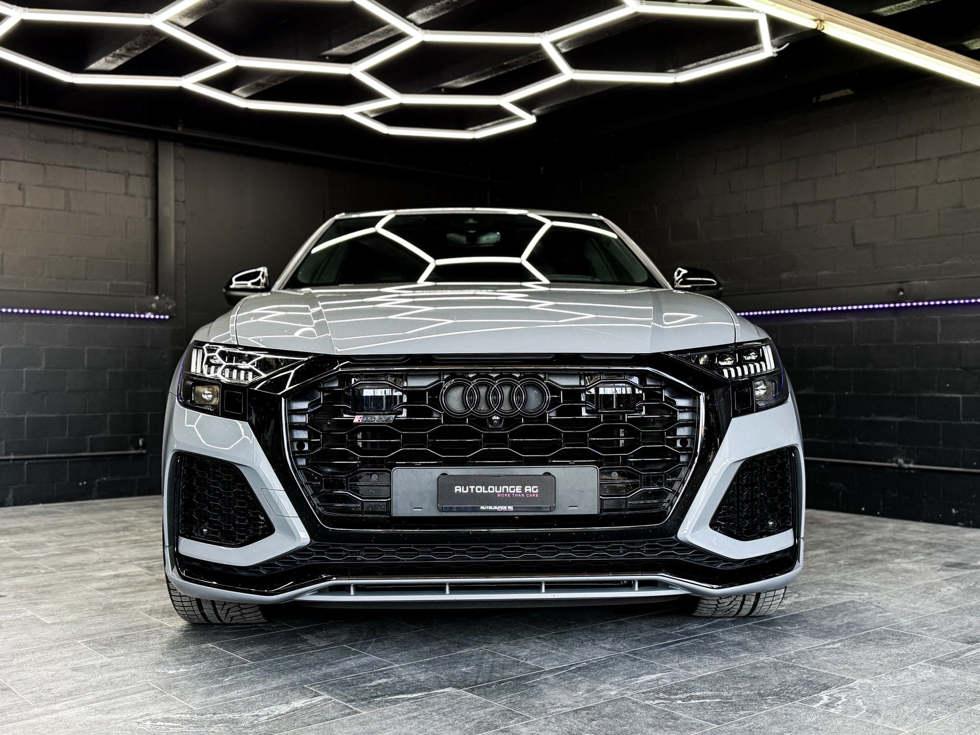 AUDI RSQ8 quattro tiptronic-image-2
