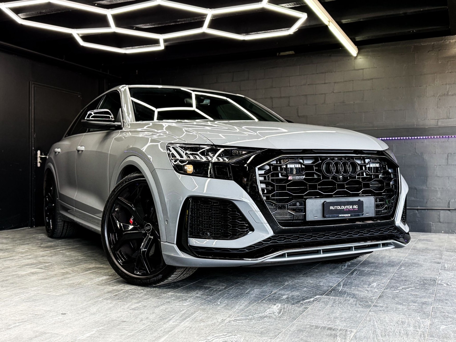 AUDI RSQ8 quattro tiptronic-image-0