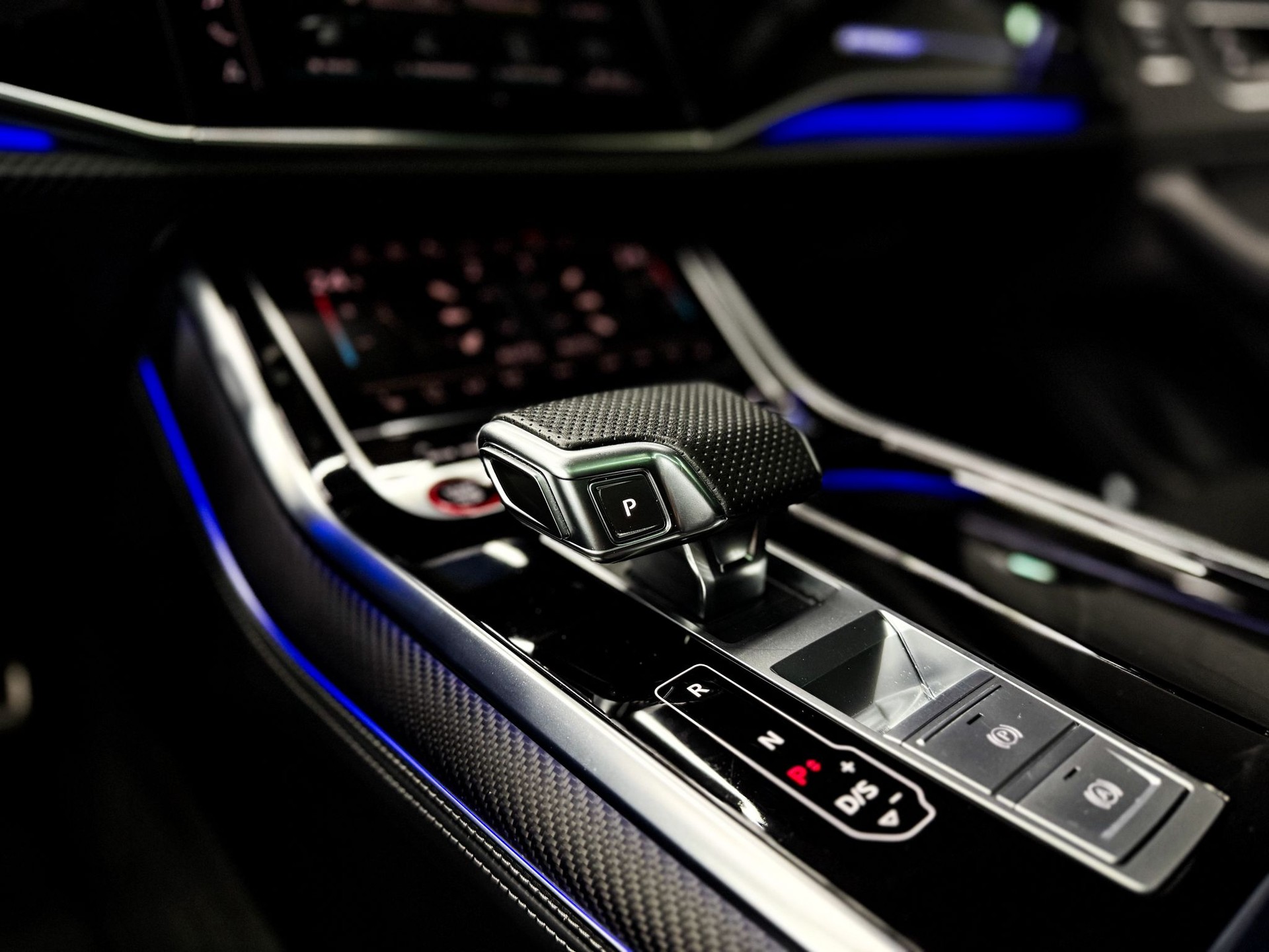 AUDI RSQ8 quattro tiptronic-image-13