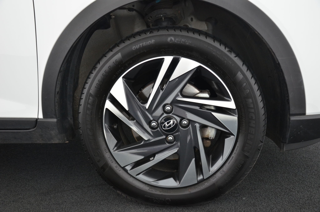 HYUNDAI Bayon 1.0 T-GDi 48V MH Amplia DCT-image-9