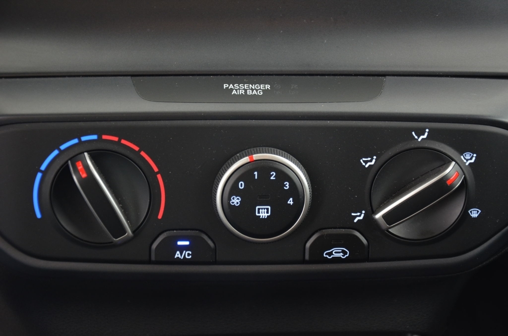 HYUNDAI Bayon 1.0 T-GDi 48V MH Amplia DCT-image-21