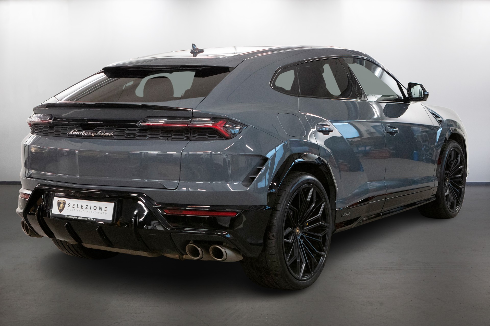 LAMBORGHINI Urus SE-image-2