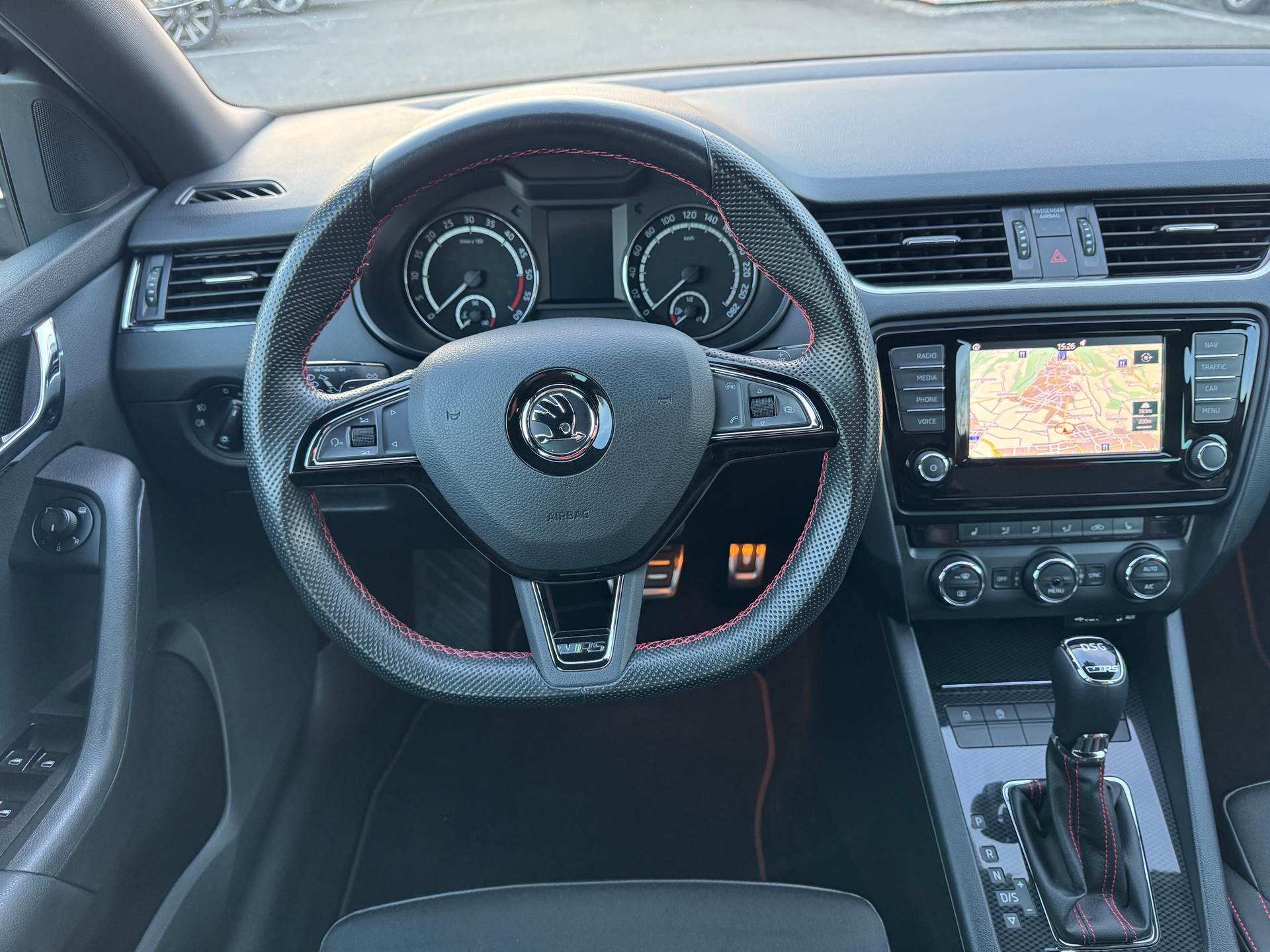 SKODA Octavia Combi 2.0 TDI RS DSG-image-10