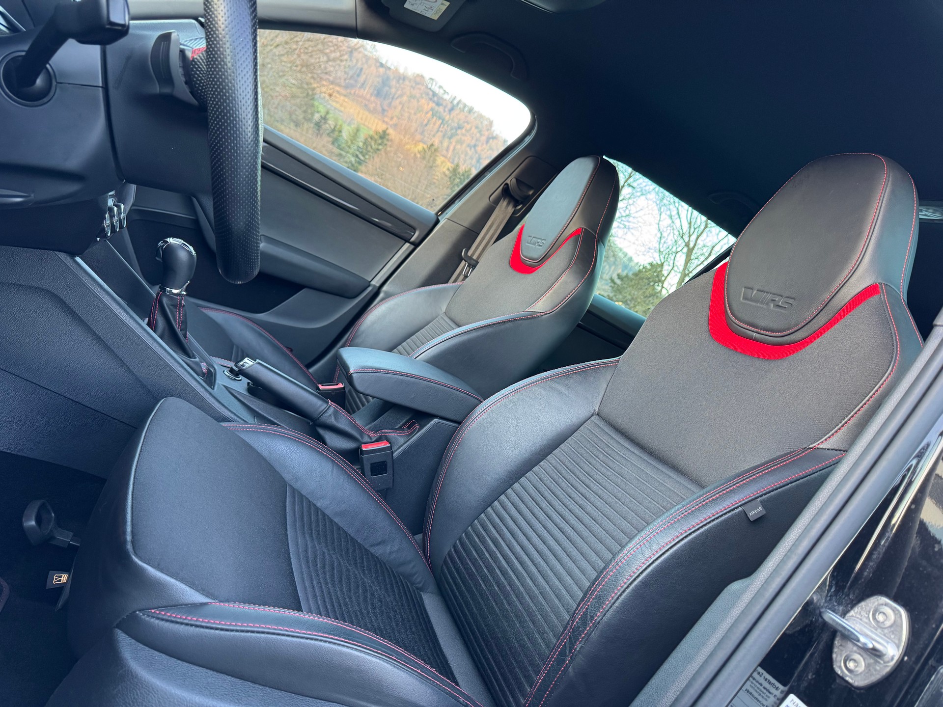 SKODA Octavia Combi 2.0 TDI RS DSG-image-13