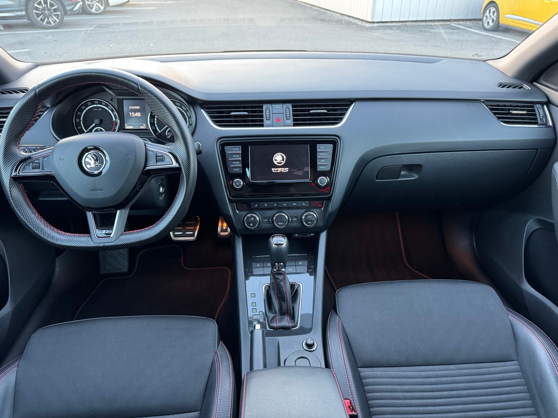 SKODA Octavia Combi 2.0 TDI RS DSG-image-9