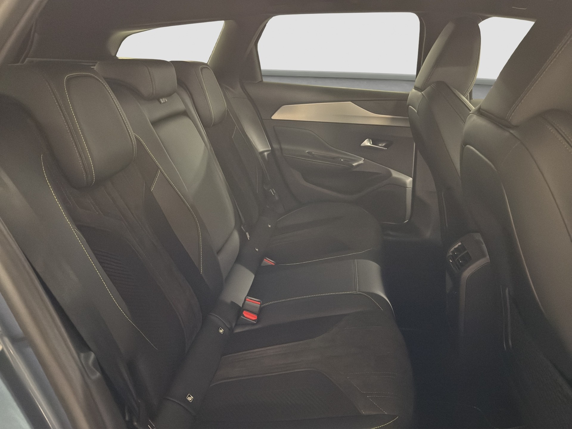 PEUGEOT 308 SW 1.2 Hybrid GT-image-11