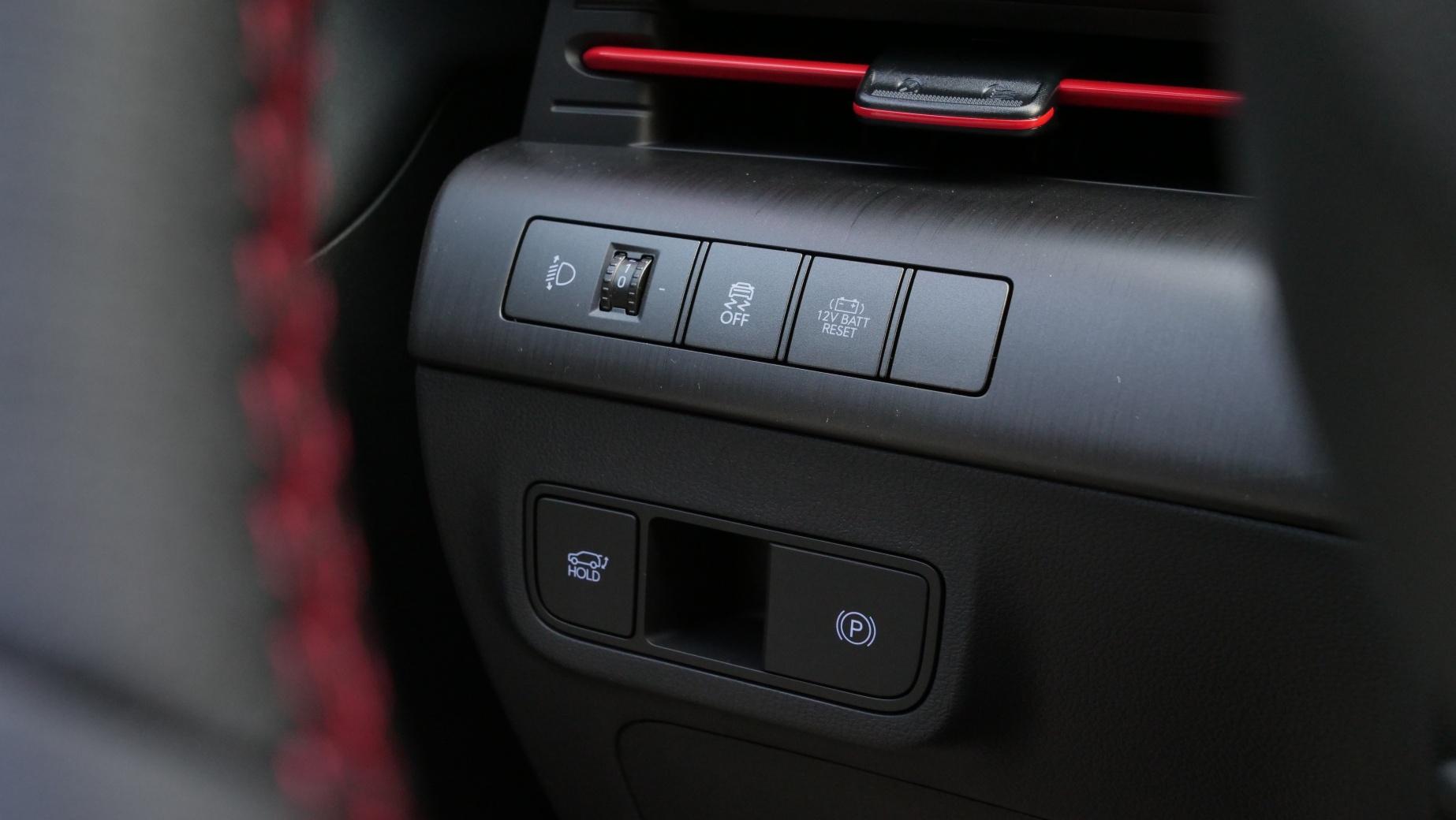 HYUNDAI Kona 1.6 GDi Hybrid N-Line-image-24