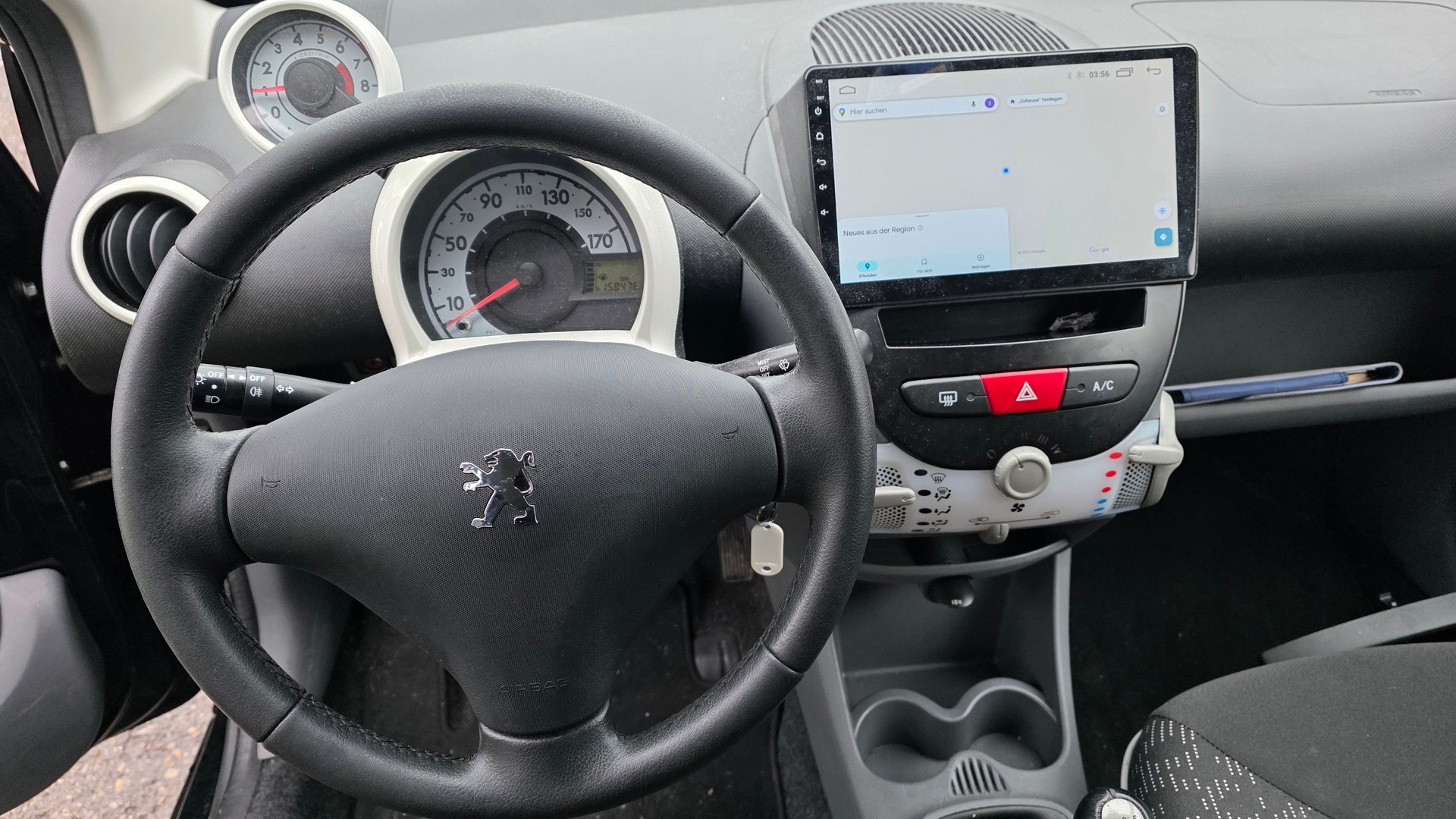 PEUGEOT 107 1.0 Swiss Edition-image-9