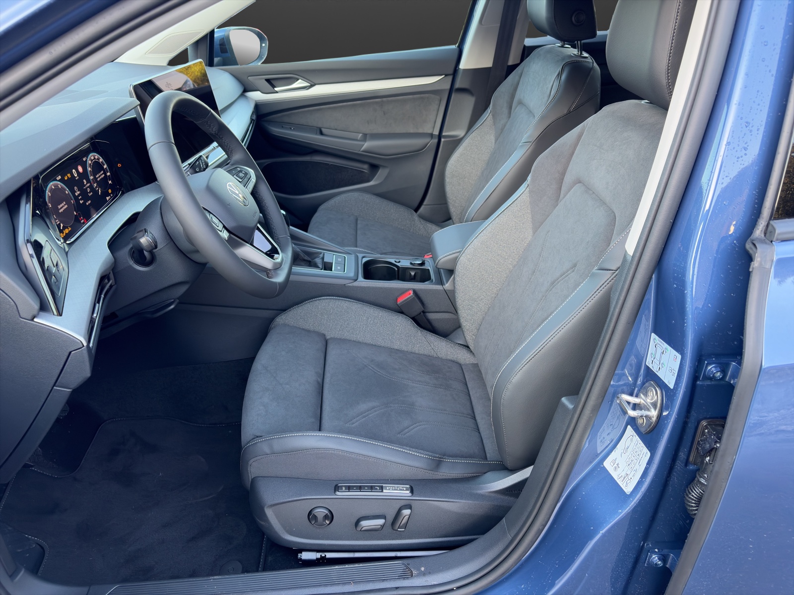VW Golf 1.5 TSI Basis-image-7