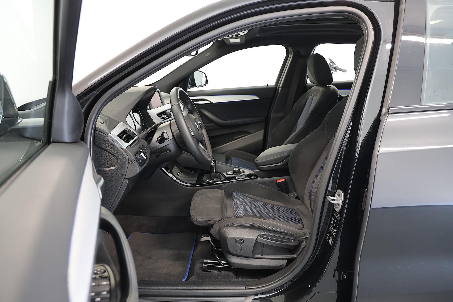 BMW X2 sDrive 20i M Sport Steptronic DSK-image-5