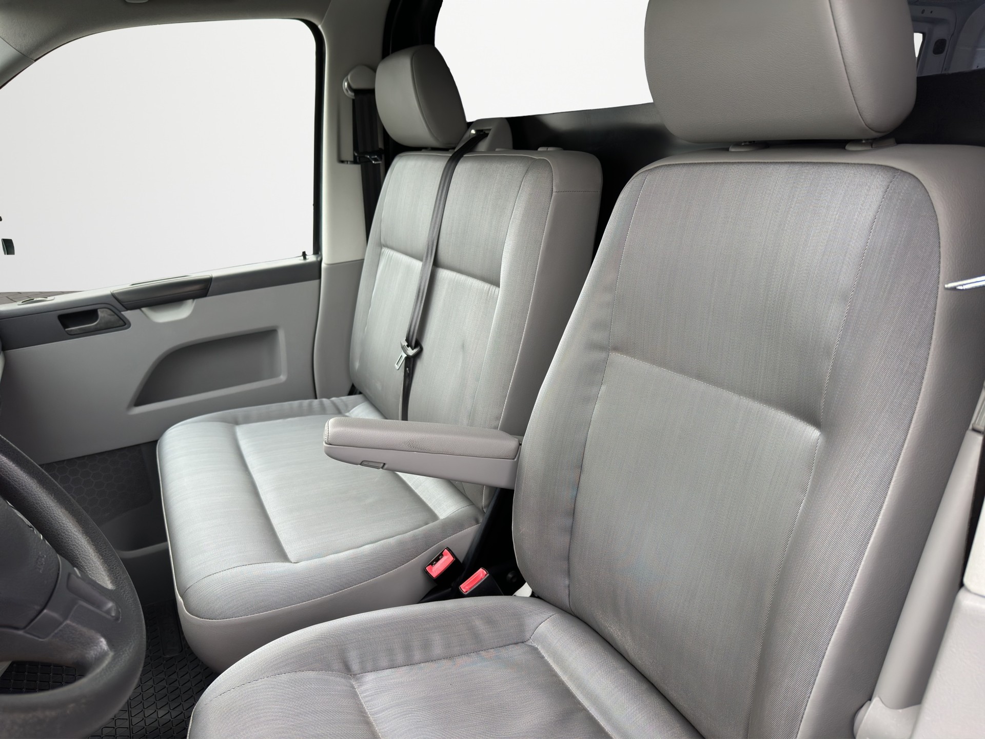 VW T5 2.0 TDI DSG-image-8