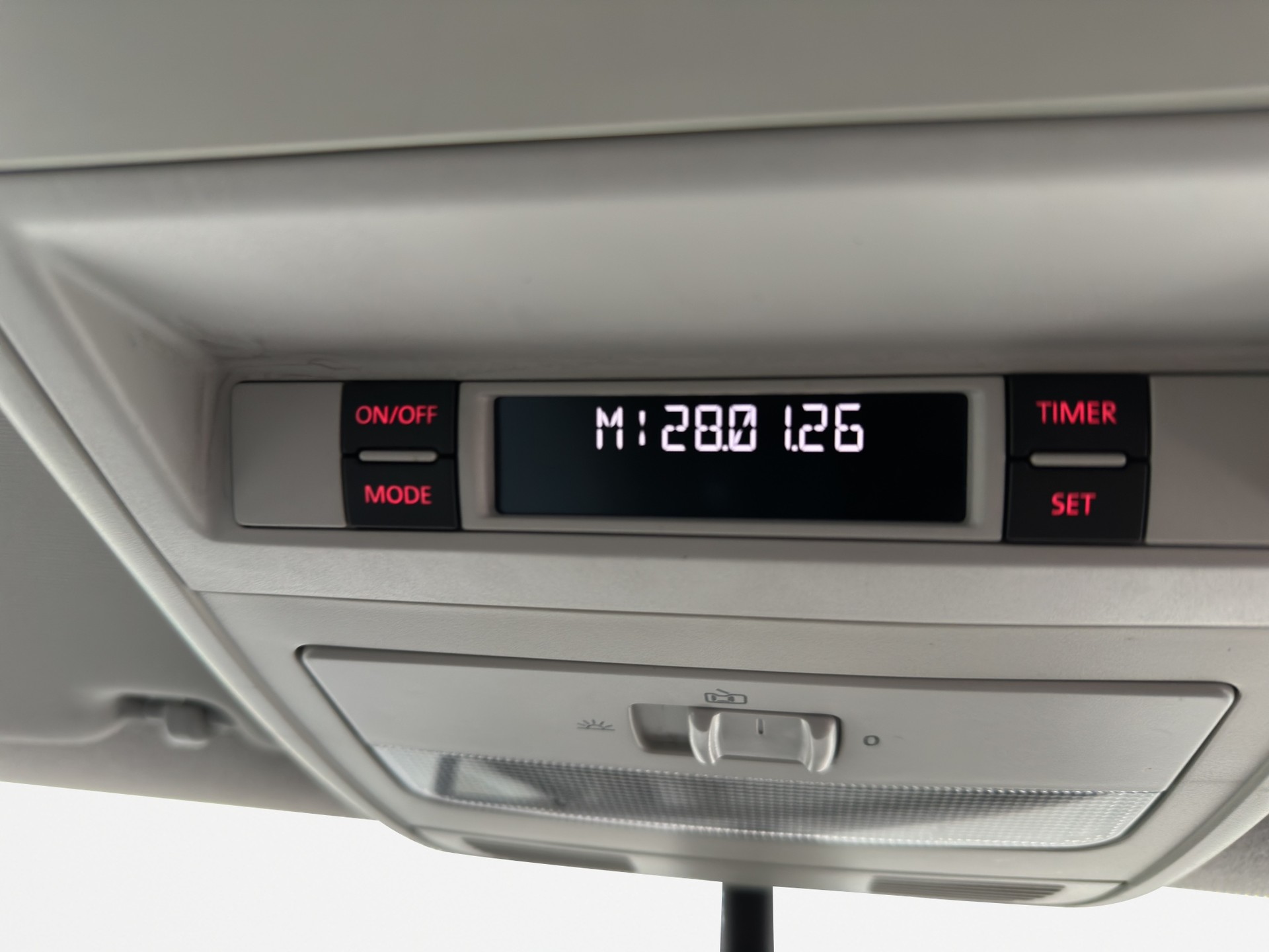VW T5 2.0 TDI DSG-image-13