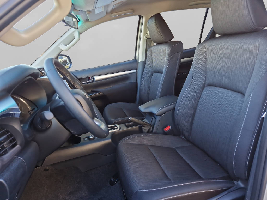 TOYOTA Hilux Double Cab.-Pick-up 2.8 48038/004-image-9