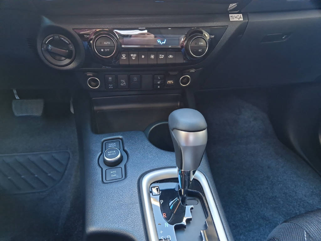 TOYOTA Hilux Double Cab.-Pick-up 2.8 48038/004-image-15