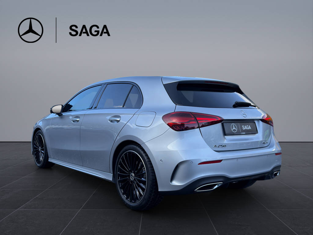 MERCEDES-BENZ A 250 AMG Line 4matic-image-3