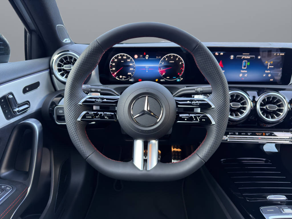 MERCEDES-BENZ A 250 AMG Line 4matic-image-10
