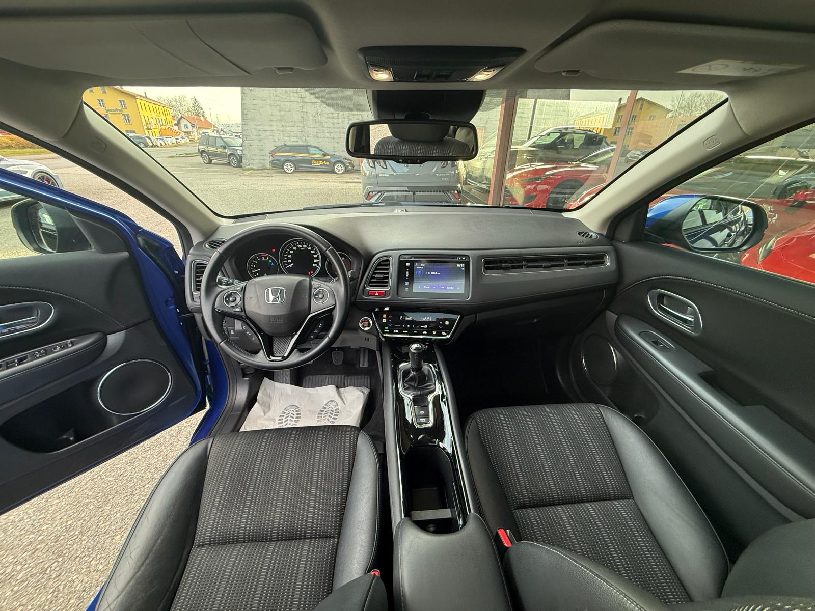HONDA HR-V 1.6i-DTEC Executive-image-8