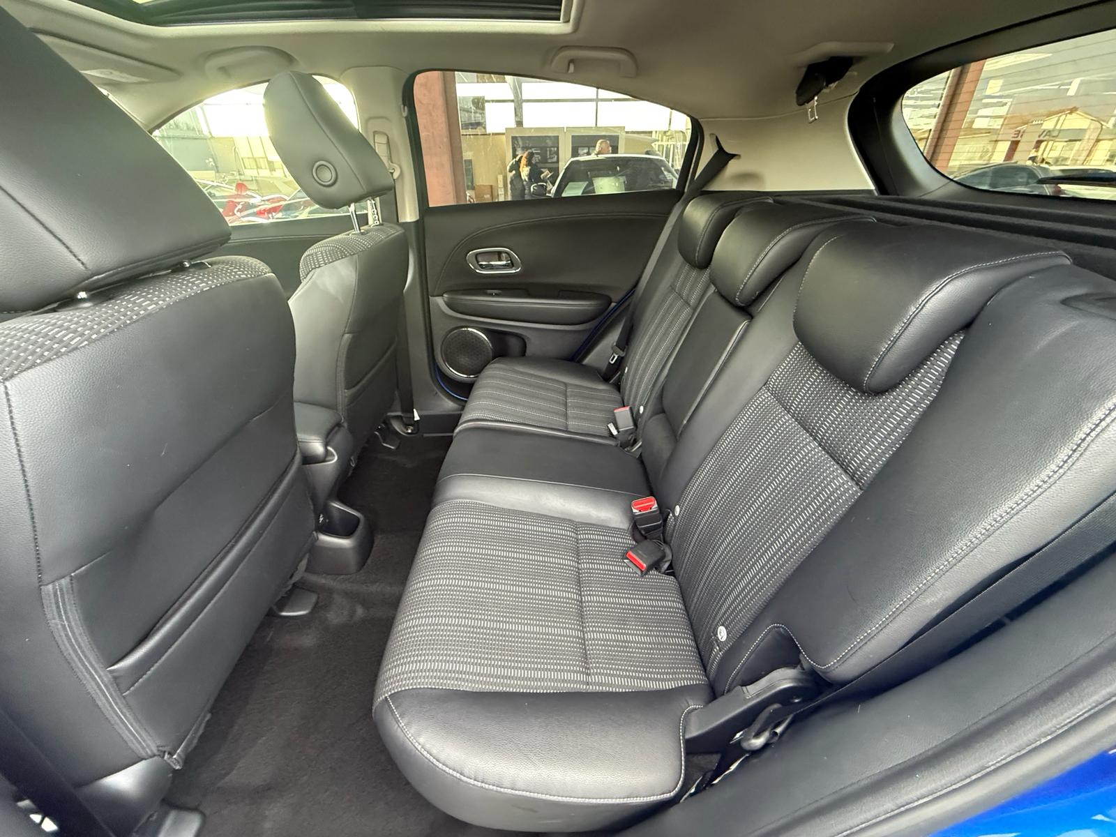 HONDA HR-V 1.6i-DTEC Executive-image-7