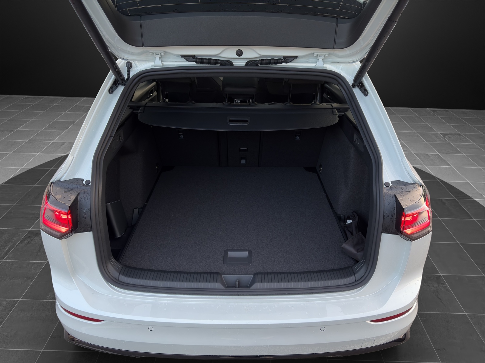 VW Golf Variant 2.0 TSI R-Line DSG 4 Motion-image-12