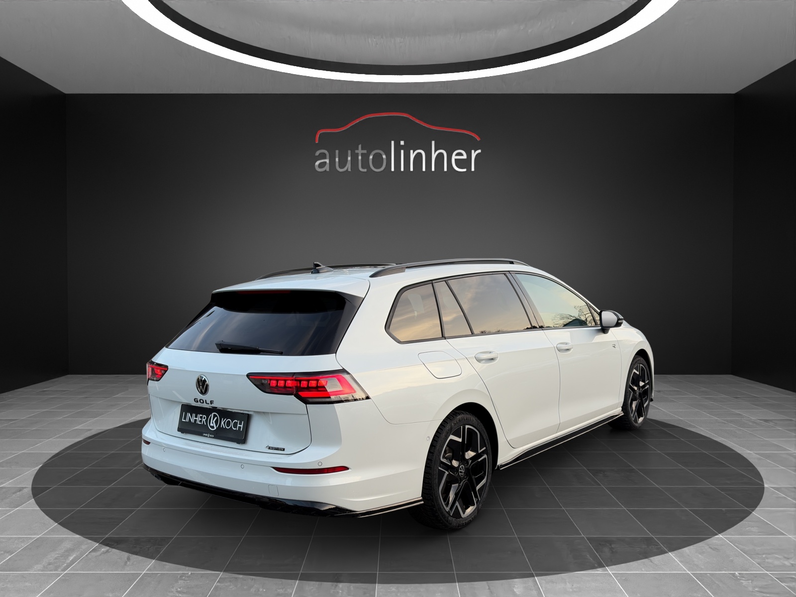 VW Golf Variant 2.0 TSI R-Line DSG 4 Motion-image-4